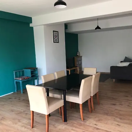 Daire Charleroi : Appartement Renove En Centre-Ville *